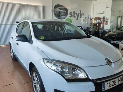 Blanco Usado 2012 Renault Mégane III Authentique Utilitario | 7999 € (Precio justo)