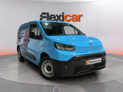 Usado Toyota Proace City City 102 CV (75 kW) 2025 Azul Monovolumen