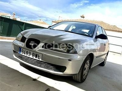 Gris / plata Usado 2002 Seat Ibiza Stella Berlina | 2300 € (Buen precio)
