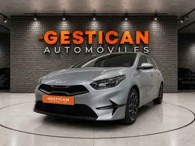 Usado Kia Ceed 101 CV (74 kW) 2023 Gris Utilitario