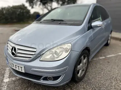 Usado Mercedes B200 140 CV (102 kW) 2006 Azul Monovolumen