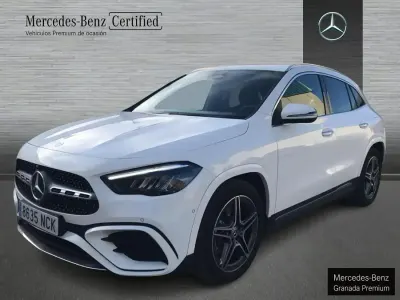 Usado Mercedes GLA200 AMG line 150 CV (110 kW) 2025 Blanco SUV