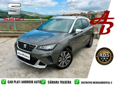 Usado Seat Arona Xperience 115 CV (84 kW) 2025 Gris / plata SUV
