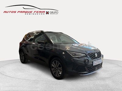 Usado Seat Arona FR 115 CV (84 kW) 2024 Gris / plata SUV