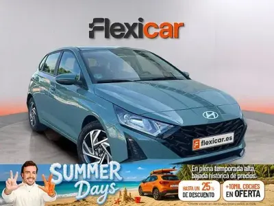 Usado Hyundai i20 100 CV (73 kW) 2024 Verde Utilitario