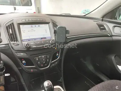 Usado Opel Insignia Country Tourer 170 CV (125 kW) 2015 Blanco Familiar
