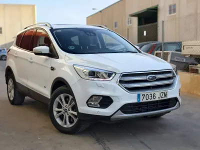 Usado Ford Kuga Titanium 150 CV (110 kW) 2017 Blanco SUV