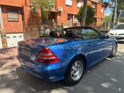 Usado Mercedes SLK200 163 CV (119 kW) 2001 Azul Descapotable