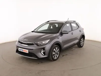 Usado Kia Stonic 84 CV (61 kW) 2023 Gris SUV