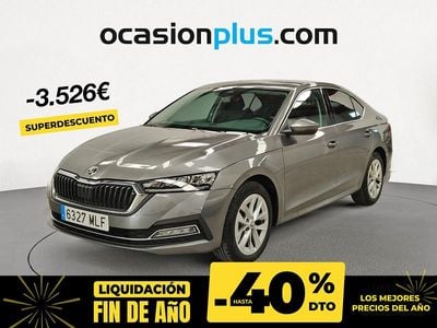 Gris / plata Usado 2023 Skoda Octavia Selection Berlina | 22.990 € (Precio justo)