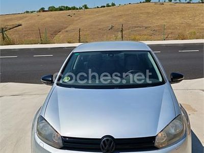 Usado VW Golf VII Advance 105 CV (77 kW) 2012 Gris / plata Berlina