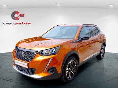 Usado Peugeot 2008 Allure 110 CV (80 kW) 2022 Naranja SUV