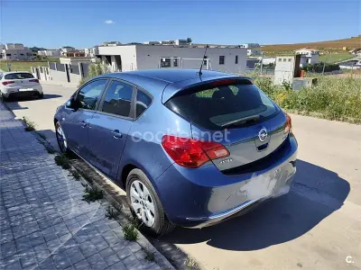 Usado Opel Astra Business 140 CV (102 kW) 2015 Azul Berlina