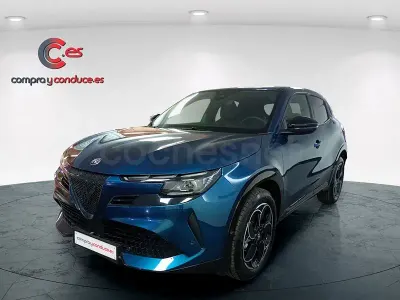 Nuevo Alfa Romeo Junior 145 CV (106 kW) 2026 Gris / plata SUV