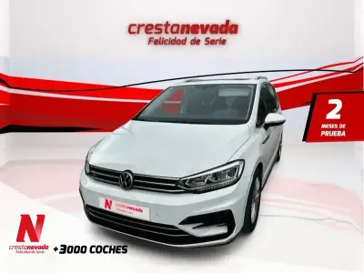Käytetty VW Touran Advance 150 HP (110 kW) 2023 Valkoinen Tila-auto