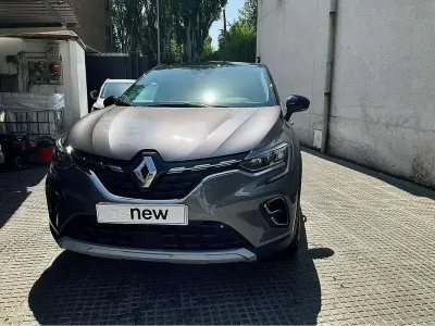 Usado Renault Captur Techno 140 CV (102 kW) 2023 Gris SUV