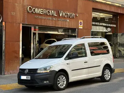 Usado VW Caddy Trendline 110 CV (80 kW) 2018 Blanco Monovolumen