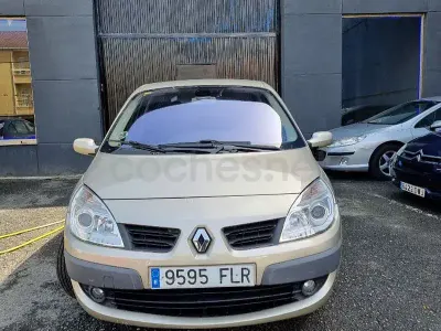 Usado Renault Grand Scénic II Dynamique 130 CV (95 kW) 2007 Beige Monovolumen