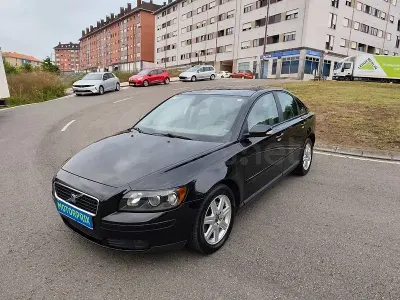 Usado Volvo S40 Momentum 136 CV (100 kW) 2006 Negro Berlina