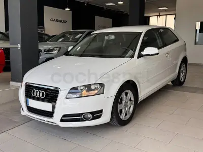 Usado Audi A3 Attraction 105 CV (77 kW) 2011 Blanco Utilitario