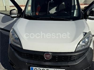 Usado Fiat Doblò 90 CV (66 kW) 2012 Blanco Monovolumen