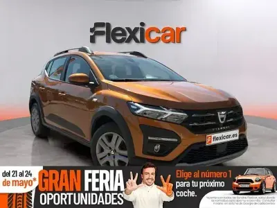 Usado Dacia Sandero Comfort 91 CV (66 kW) 2021 Naranja