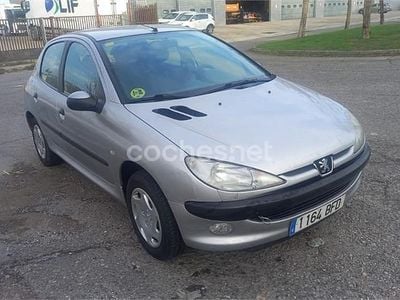 Gris / plata Usado 2001 Peugeot 206 Berlina | 2300 € (Precio justo)