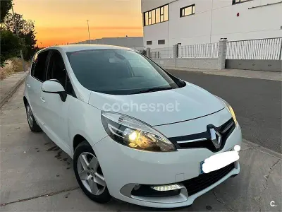 Usado Renault Scénic III 95 CV (69 kW) 2016 Blanco Monovolumen
