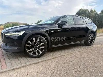 Usado Volvo V60 CC 190 CV (139 kW) 2020 Negro Familiar