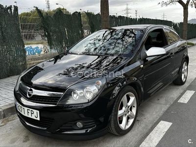 Usado Opel Astra GTC Sport 100 CV (73 kW) 2007 Negro Berlina