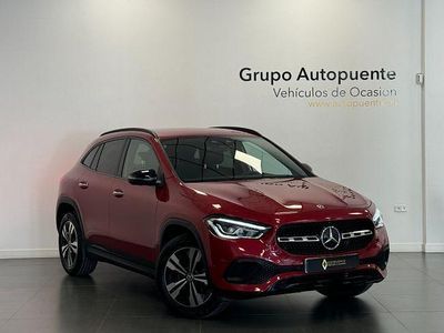 Usado Mercedes GLA200 163 CV (119 kW) 2020 Granate SUV