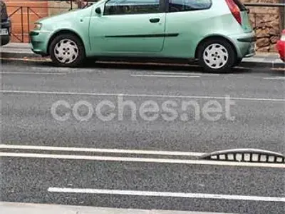 Usado Fiat Punto 60 CV (44 kW) 2000 Verde Utilitario
