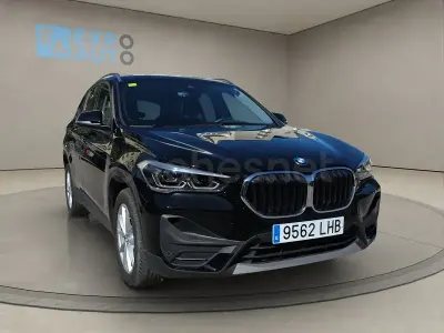 Käytetty BMW X1 140 HP (102 kW) 2020 Musta Katumaasturi