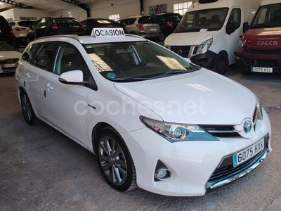 Toyota Auris Hybrid