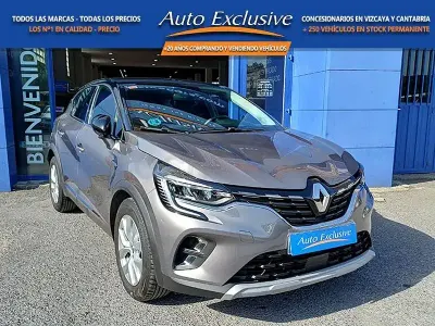 Usado Renault Captur Zen 90 CV (66 kW) 2021 Gris / plata SUV