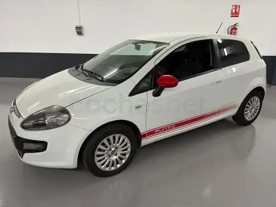 Usado Fiat Punto Active 69 CV (50 kW) 2011 Blanco Utilitario