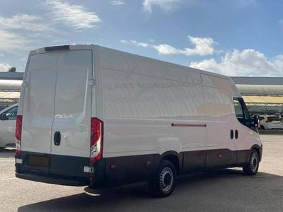 Blanco Usado 2020 Iveco 35.12 Van | 24.490 €