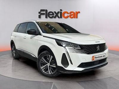 Usado Peugeot 5008 Allure 131 CV (96 kW) 2024 Blanco SUV