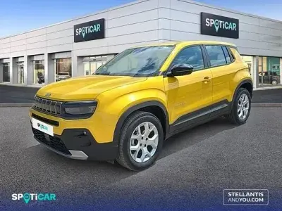Usado Jeep Avenger Altitude 100 CV (73 kW) 2025 Amarillo SUV
