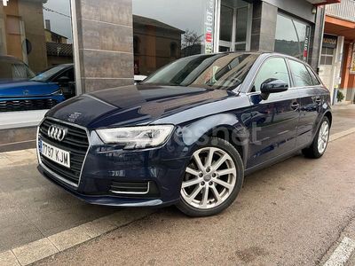 Usado Audi A3 116 CV (85 kW) 2018 Azul Berlina