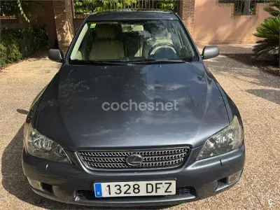 Usado Lexus IS200 Luxury Line 155 CV (114 kW) 2005 Azul Berlina