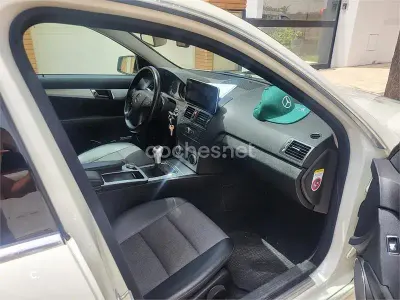 Usado Mercedes C220 Avantgarde 170 CV (125 kW) 2009 Blanco Berlina