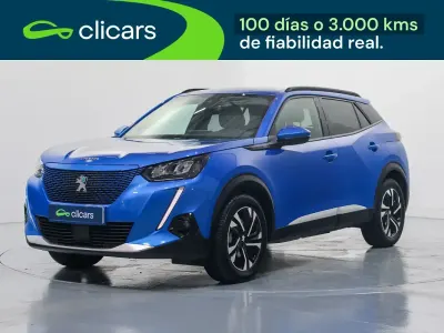 Usado Peugeot e-2008 Allure 100 kW (136 CV) 2021 Azul SUV