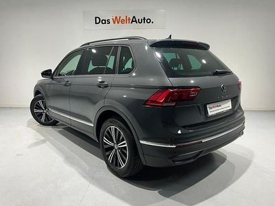 Gris Usado 2022 VW Tiguan Life SUV | 31.800 € (Precio justo)