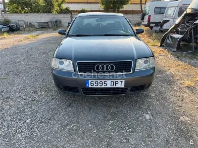 Usado Audi A6 130 CV (95 kW) 2002 Gris / plata Berlina