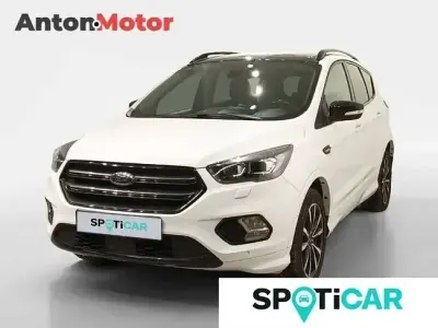 Usado Ford Kuga ST-Line 150 CV (110 kW) 2019 Blanco SUV