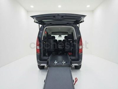 Usado Peugeot Rifter GT 130 CV (95 kW) 2023 Gris / plata Monovolumen