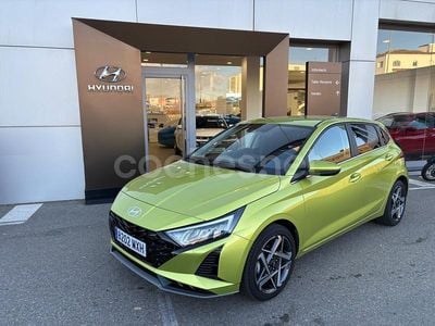 Usado Hyundai i20 100 CV (73 kW) 2025 Amarillo Berlina
