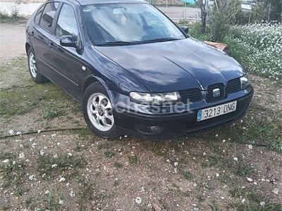 Usado Seat Leon 110 CV (80 kW) 2000 Azul Utilitario