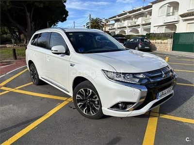 Blanco Usado 2018 Mitsubishi Outlander P-HEV SUV | 15.900 € (Buen precio)